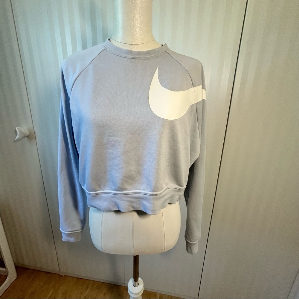 Nike Dri-Fit cropped gray sweatshirt Size S
